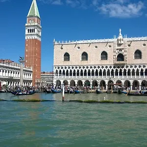 Appartamento In Back To San Marco Tourist, Venezia