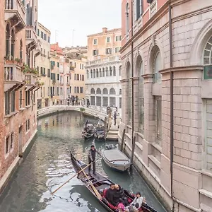 Appartamento San Marco Square With Canal View By Wonderful Italy, Venezia